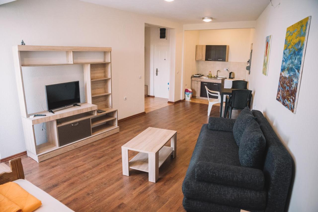 Art I Apartments Ulcinj Exterior photo