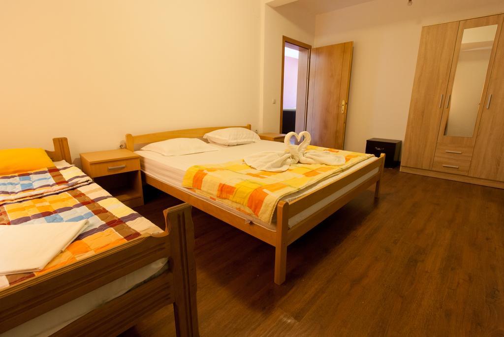Art I Apartments Ulcinj Exterior photo