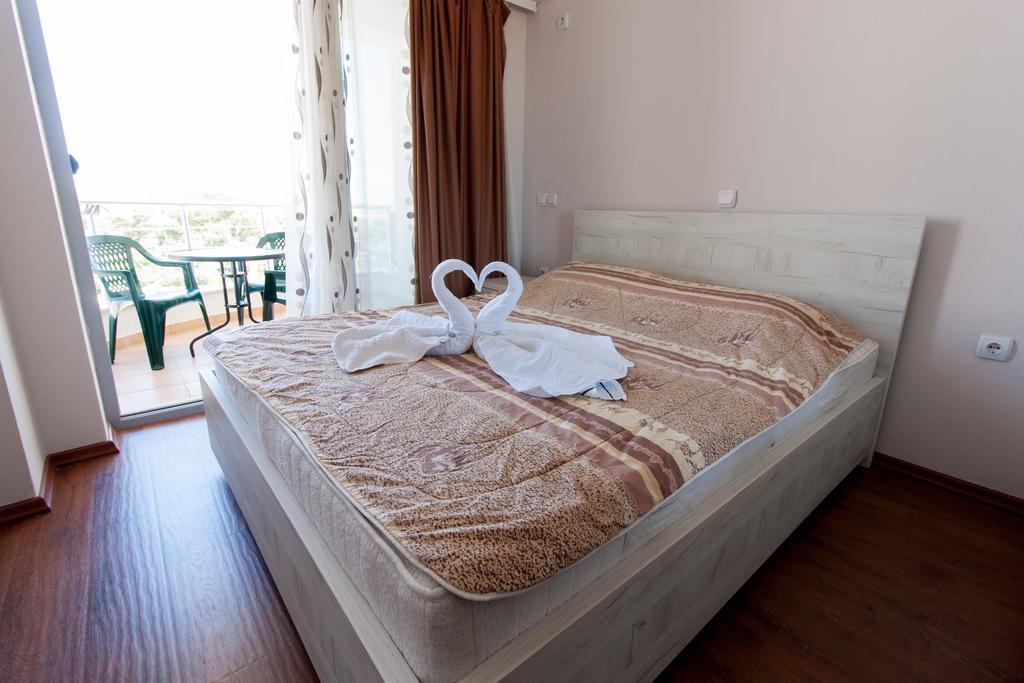 Art I Apartments Ulcinj Exterior photo