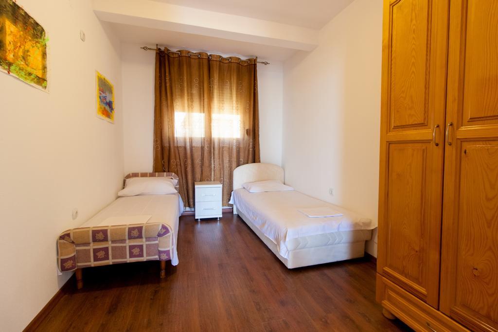 Art I Apartments Ulcinj Exterior photo