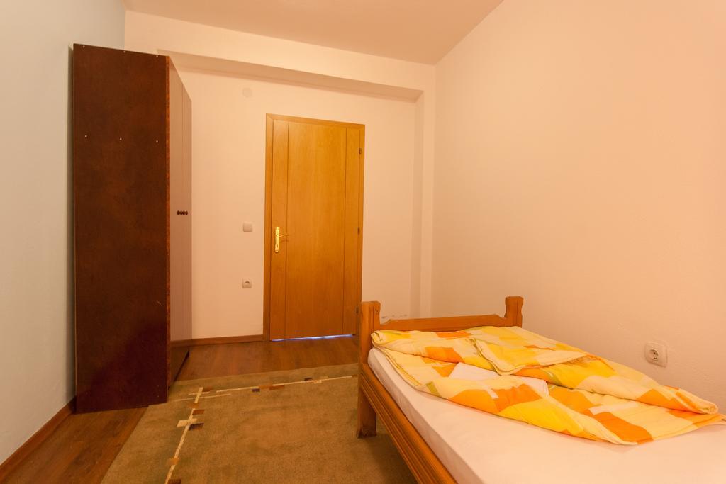 Art I Apartments Ulcinj Exterior photo
