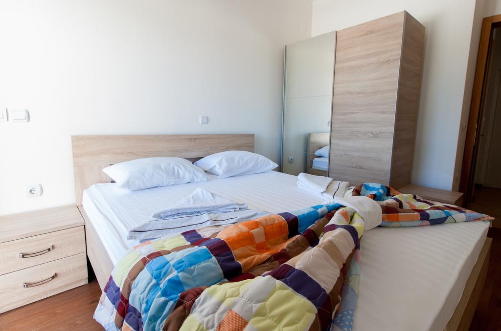 Art I Apartments Ulcinj Exterior photo