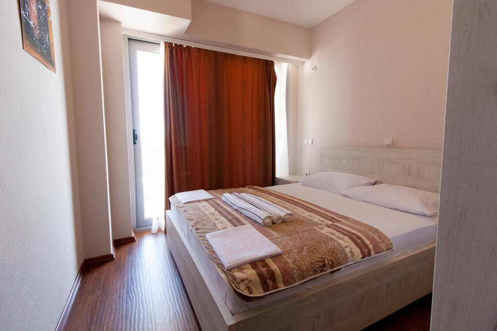 Art I Apartments Ulcinj Exterior photo