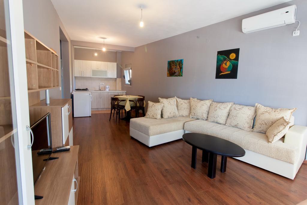 Art I Apartments Ulcinj Exterior photo